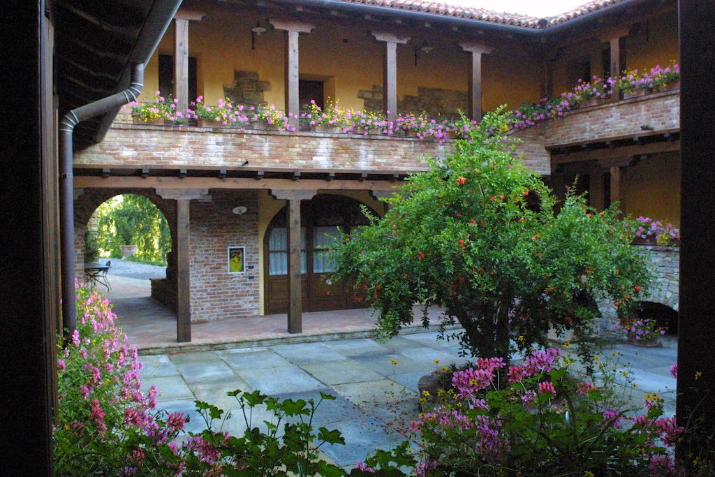 Castel Martino Villa Cortemilia Exterior foto