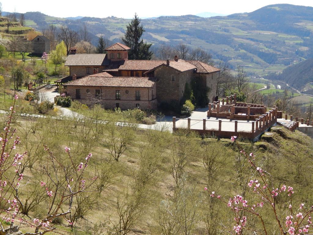 Castel Martino Villa Cortemilia Exterior foto